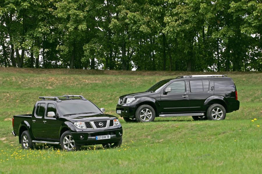  Nissan Navara 2007 года  (фото 19 из 23)